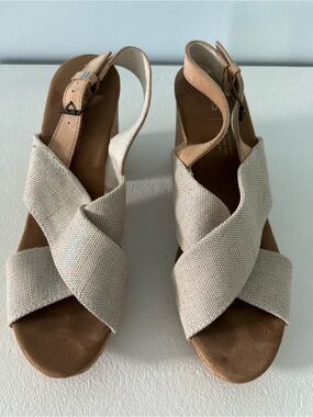 Toms Cream Crisscross Slingback Sandals Size 8